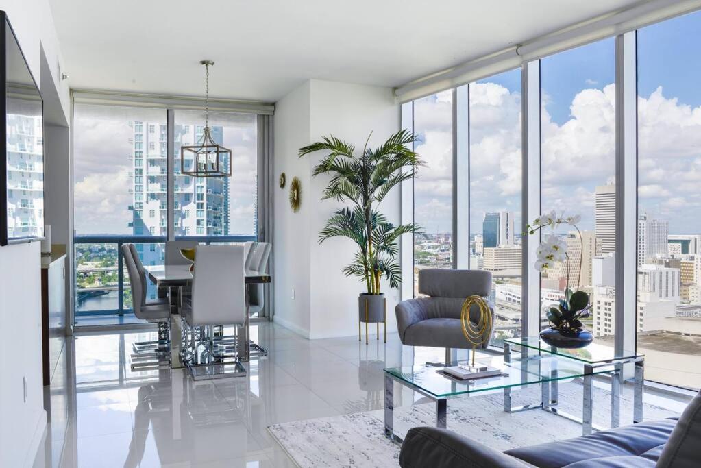 Wonderful 2 Bedroom Apt With Ocean Views At Icon Brickell マイアミ エクステリア 写真