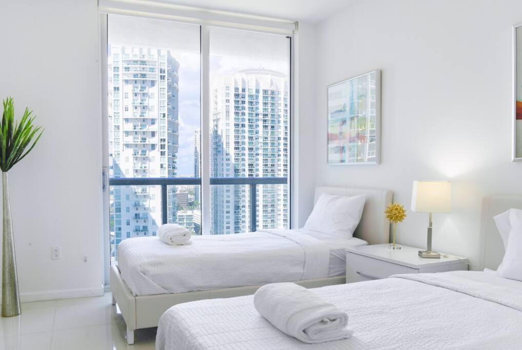 Wonderful 2 Bedroom Apt With Ocean Views At Icon Brickell マイアミ エクステリア 写真
