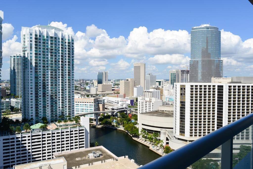 Wonderful 2 Bedroom Apt With Ocean Views At Icon Brickell マイアミ エクステリア 写真