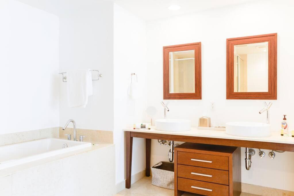 Wonderful 2 Bedroom Apt With Ocean Views At Icon Brickell マイアミ エクステリア 写真